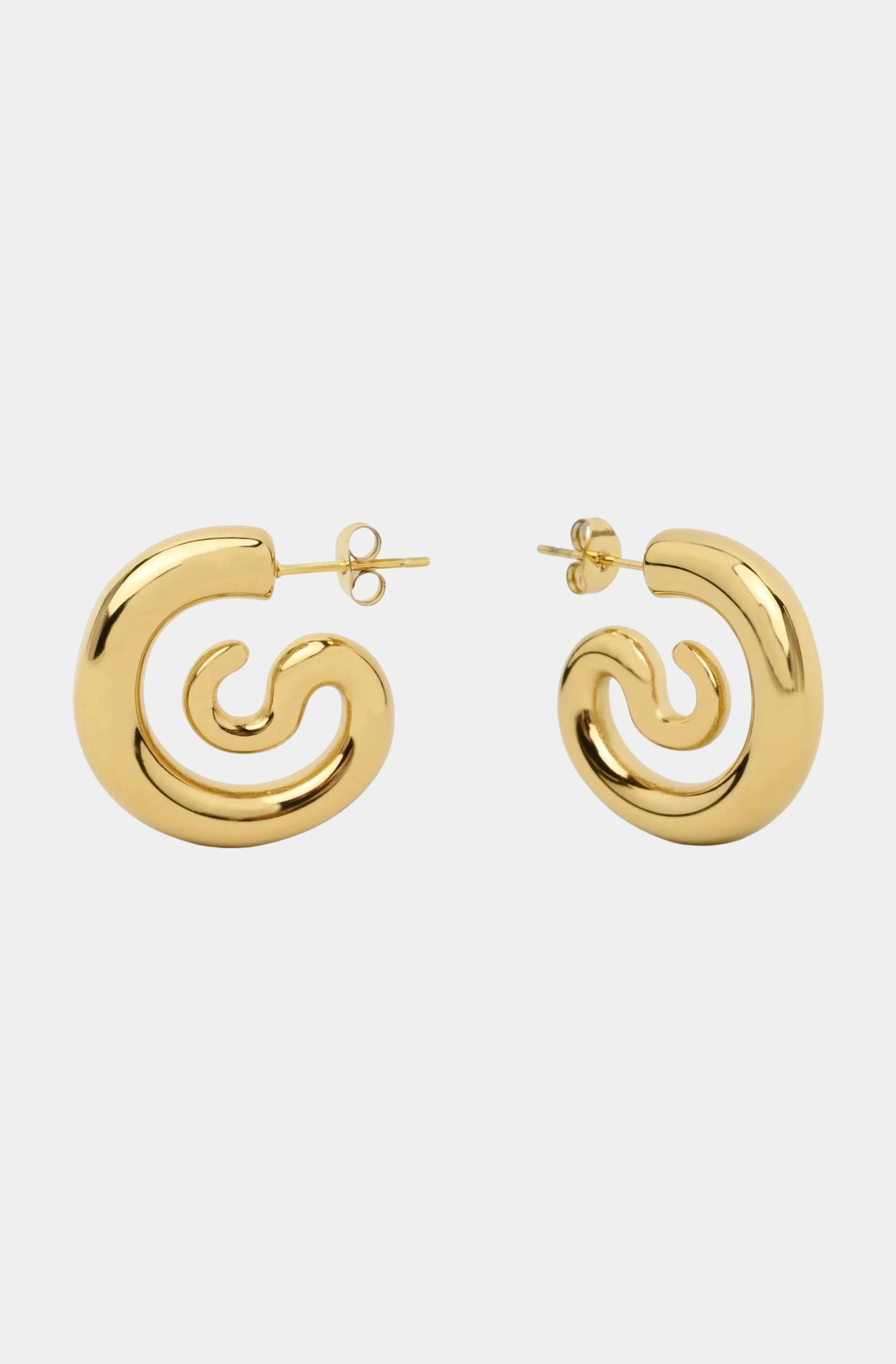 Nadine Hoops