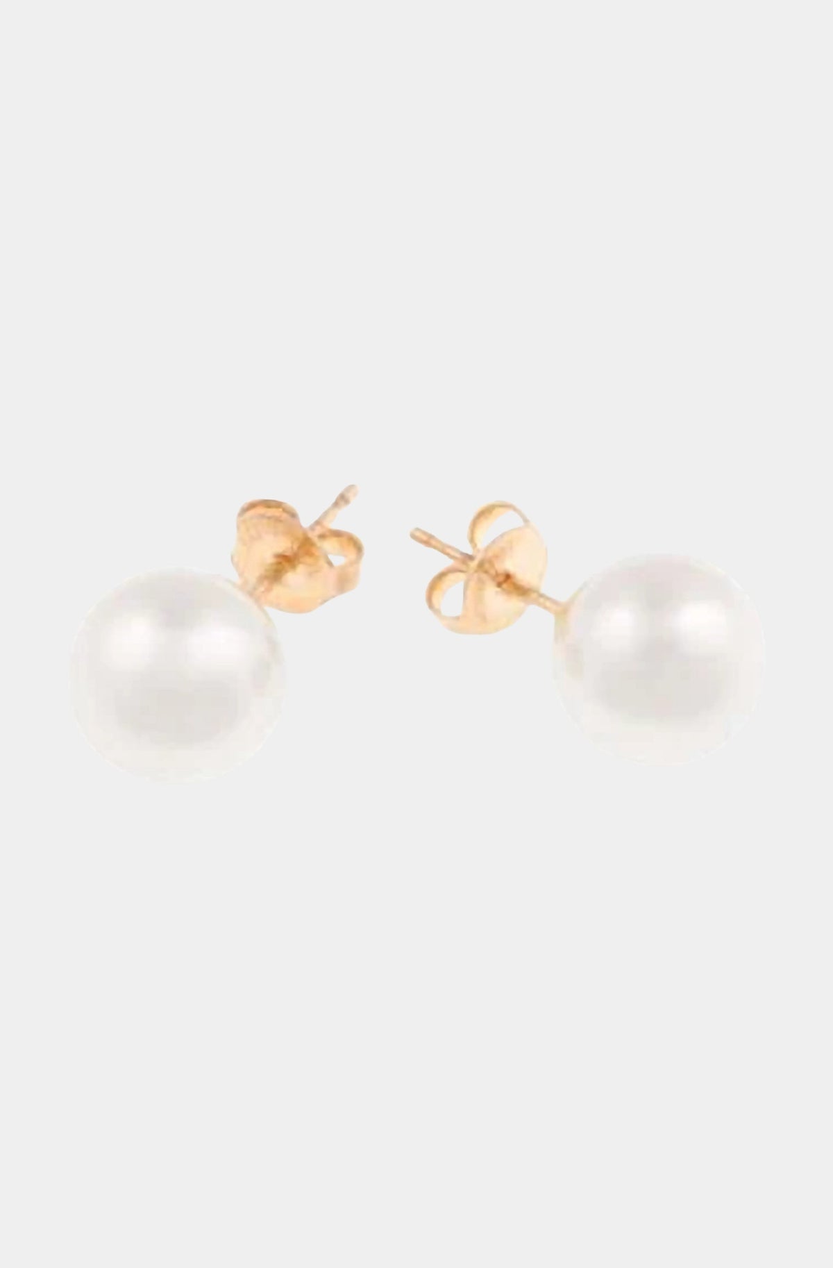 Jackie O. Pearl Studs